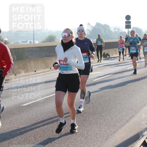 03.10.2025 - Köhlbrandbrückenlauf Lena Gebhardt http://msf.ph/oto/9064951 03.10.2025 09:22:02 Position 1 3216, 3723, 01 meine-sportfotos.de