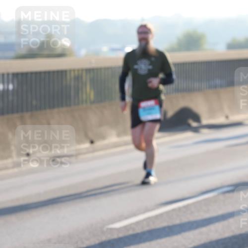 03.10.2025 - Köhlbrandbrückenlauf Lena Gebhardt http://msf.ph/oto/9064967 03.10.2025 09:22:04 Position 1  meine-sportfotos.de