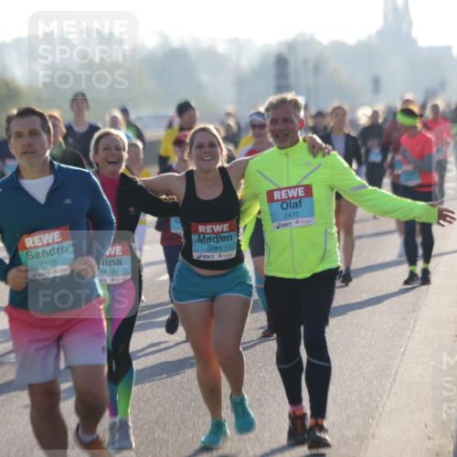 03.10.2025 - Köhlbrandbrückenlauf Jannik Wohlers http://msf.ph/oto/9064968 03.10.2025 09:25:57 Position 3 803, 2115, 2419, 2261, 2412 meine-sportfotos.de