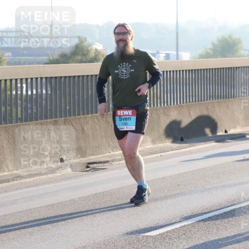 03.10.2025 - Köhlbrandbrückenlauf Lena Gebhardt http://msf.ph/oto/9064973 03.10.2025 09:22:04 Position 1 1390, 3200 meine-sportfotos.de