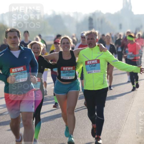 03.10.2025 - Köhlbrandbrückenlauf Jannik Wohlers http://msf.ph/oto/9064977 03.10.2025 09:25:57 Position 3 2115, 2261, 2412 meine-sportfotos.de