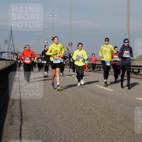 03.10.2025 - Köhlbrandbrückenlauf Fabian Wolf http://msf.ph/oto/9064983 03.10.2025 10:08:07 Position 3 3611, 2752, 3771 meine-sportfotos.de