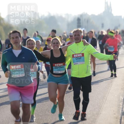 03.10.2025 - Köhlbrandbrückenlauf Jannik Wohlers http://msf.ph/oto/9064984 03.10.2025 09:25:57 Position 3 2115, 2261, 2412 meine-sportfotos.de