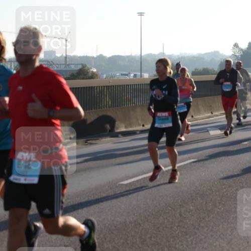03.10.2025 - Köhlbrandbrückenlauf Lena Gebhardt http://msf.ph/oto/9064997 03.10.2025 09:22:06 Position 1  meine-sportfotos.de