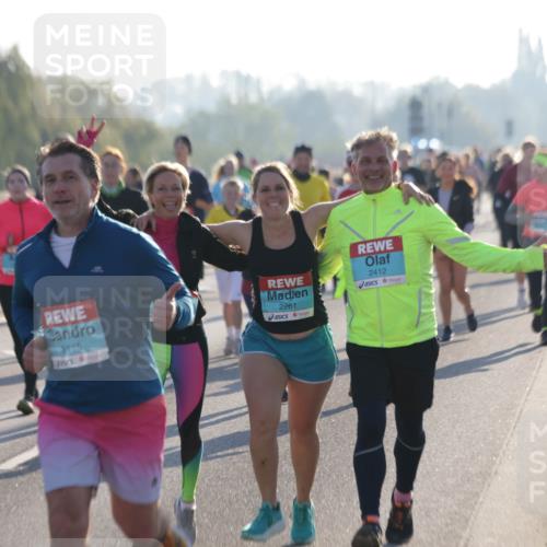 03.10.2025 - Köhlbrandbrückenlauf Jannik Wohlers http://msf.ph/oto/9065002 03.10.2025 09:25:58 Position 3 19, 2115, 2261, 2412 meine-sportfotos.de
