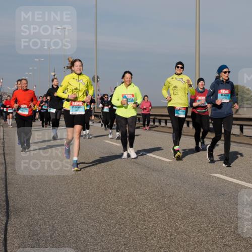 03.10.2025 - Köhlbrandbrückenlauf Fabian Wolf http://msf.ph/oto/9065005 03.10.2025 10:08:08 Position 3 3611, 2752 meine-sportfotos.de