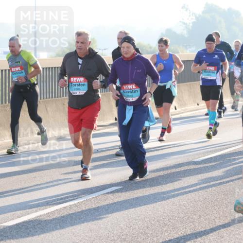 03.10.2025 - Köhlbrandbrückenlauf Lena Gebhardt http://msf.ph/oto/9065010 03.10.2025 09:22:08 Position 1 3273, 2886, 2885 meine-sportfotos.de