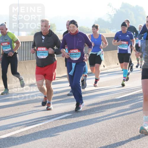 03.10.2025 - Köhlbrandbrückenlauf Lena Gebhardt http://msf.ph/oto/9065011 03.10.2025 09:22:08 Position 1 3273, 10, 2886, 2885, 3506, 181 meine-sportfotos.de
