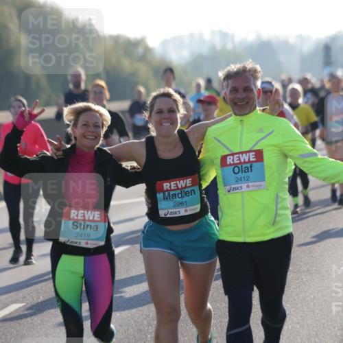 03.10.2025 - Köhlbrandbrückenlauf Jannik Wohlers http://msf.ph/oto/9065025 03.10.2025 09:26:00 Position 3 2419, 2261, 2412 meine-sportfotos.de