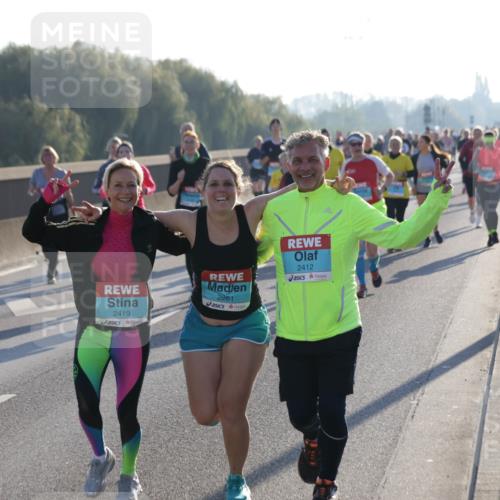 03.10.2025 - Köhlbrandbrückenlauf Jannik Wohlers http://msf.ph/oto/9065053 03.10.2025 09:26:01 Position 3 2419, 2261, 2412 meine-sportfotos.de
