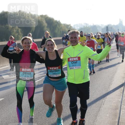 03.10.2025 - Köhlbrandbrückenlauf Jannik Wohlers http://msf.ph/oto/9065057 03.10.2025 09:26:01 Position 3 2419, 2261, 2412 meine-sportfotos.de