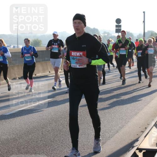 03.10.2025 - Köhlbrandbrückenlauf Lena Gebhardt http://msf.ph/oto/9065063 03.10.2025 09:22:13 Position 1  meine-sportfotos.de