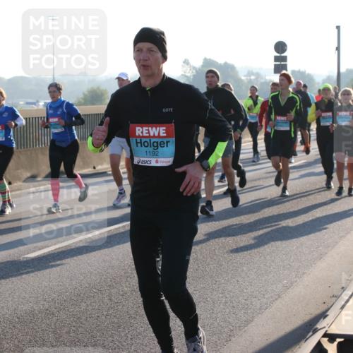 03.10.2025 - Köhlbrandbrückenlauf Lena Gebhardt http://msf.ph/oto/9065068 03.10.2025 09:22:13 Position 1 1192 meine-sportfotos.de