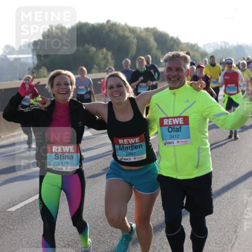 03.10.2025 - Köhlbrandbrückenlauf Jannik Wohlers http://msf.ph/oto/9065073 03.10.2025 09:26:02 Position 3 2419, 2261, 2412 meine-sportfotos.de
