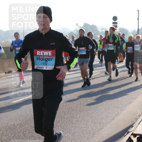03.10.2025 - Köhlbrandbrückenlauf Lena Gebhardt http://msf.ph/oto/9065074 03.10.2025 09:22:13 Position 1 1192 meine-sportfotos.de