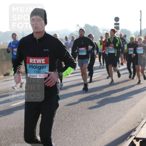 03.10.2025 - Köhlbrandbrückenlauf Lena Gebhardt http://msf.ph/oto/9065076 03.10.2025 09:22:13 Position 1 1192 meine-sportfotos.de