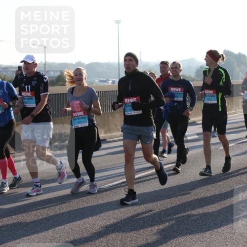 03.10.2025 - Köhlbrandbrückenlauf Lena Gebhardt http://msf.ph/oto/9065095 03.10.2025 09:22:15 Position 1 2206, 11, 2431, 1907, 1201, 1304 meine-sportfotos.de