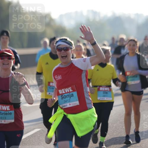 03.10.2025 - Köhlbrandbrückenlauf Jannik Wohlers http://msf.ph/oto/9065097 03.10.2025 09:26:04 Position 3 3413, 3412, 2874 meine-sportfotos.de