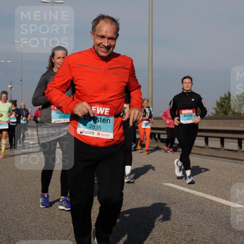 03.10.2025 - Köhlbrandbrückenlauf Fabian Wolf http://msf.ph/oto/9065098 03.10.2025 10:08:13 Position 3 2320, 2835, 2237 meine-sportfotos.de