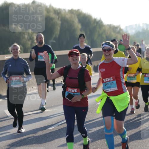 03.10.2025 - Köhlbrandbrückenlauf Jannik Wohlers http://msf.ph/oto/9065110 03.10.2025 09:26:05 Position 3 2159, 2443, 3412, 5, 2874 meine-sportfotos.de