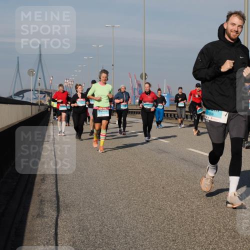 03.10.2025 - Köhlbrandbrückenlauf Fabian Wolf http://msf.ph/oto/9065117 03.10.2025 10:08:15 Position 3 2059 meine-sportfotos.de