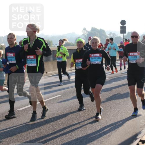03.10.2025 - Köhlbrandbrückenlauf Lena Gebhardt http://msf.ph/oto/9065126 03.10.2025 09:22:16 Position 1 1558, 1201, 1304, 1464, 1303 meine-sportfotos.de
