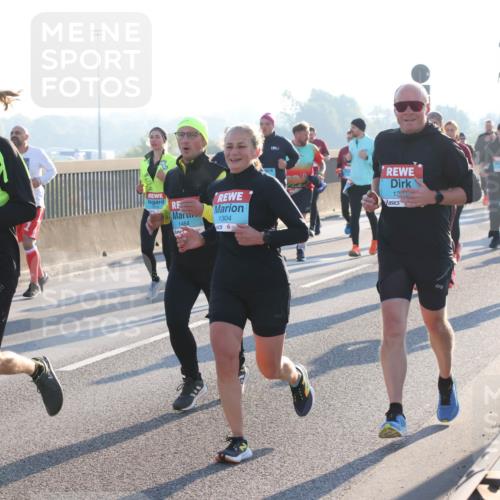 03.10.2025 - Köhlbrandbrückenlauf Lena Gebhardt http://msf.ph/oto/9065147 03.10.2025 09:22:16 Position 1 155, 1201, 1464, 1304, 13 meine-sportfotos.de