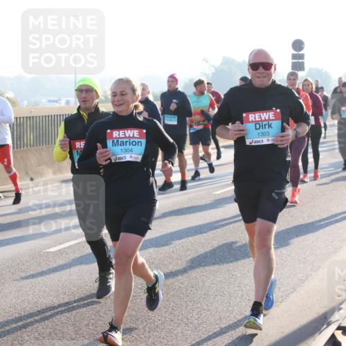 03.10.2025 - Köhlbrandbrückenlauf Lena Gebhardt http://msf.ph/oto/9065153 03.10.2025 09:22:17 Position 1 1304, 1303 meine-sportfotos.de