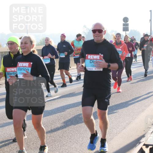 03.10.2025 - Köhlbrandbrückenlauf Lena Gebhardt http://msf.ph/oto/9065157 03.10.2025 09:22:17 Position 1 130, 1417, 1306, 10 meine-sportfotos.de