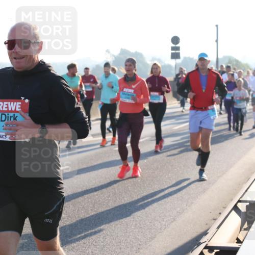03.10.2025 - Köhlbrandbrückenlauf Lena Gebhardt http://msf.ph/oto/9065176 03.10.2025 09:22:18 Position 1  meine-sportfotos.de