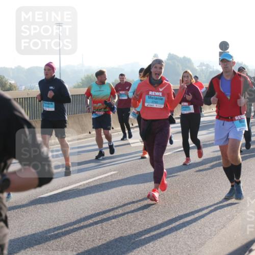 03.10.2025 - Köhlbrandbrückenlauf Lena Gebhardt http://msf.ph/oto/9065190 03.10.2025 09:22:18 Position 1 1302, 3146, 2790, 10 meine-sportfotos.de