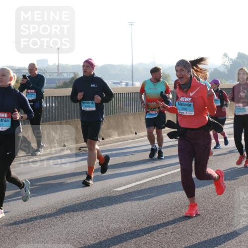 03.10.2025 - Köhlbrandbrückenlauf Lena Gebhardt http://msf.ph/oto/9065198 03.10.2025 09:22:19 Position 1 1915, 1417, 3146, 2790, 2450 meine-sportfotos.de