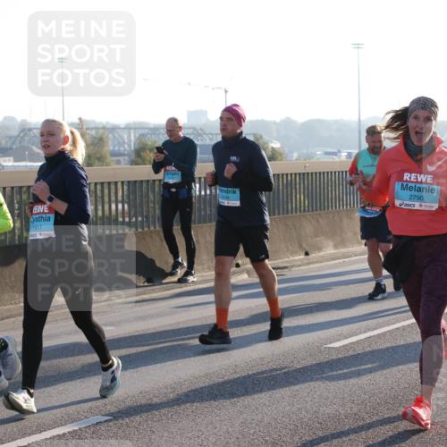 03.10.2025 - Köhlbrandbrückenlauf Lena Gebhardt http://msf.ph/oto/9065202 03.10.2025 09:22:19 Position 1 1417, 3146, 2790 meine-sportfotos.de