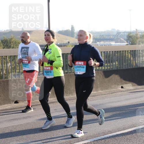03.10.2025 - Köhlbrandbrückenlauf Lena Gebhardt http://msf.ph/oto/9065210 03.10.2025 09:22:19 Position 1 1540, 1915, 1417, 3146 meine-sportfotos.de