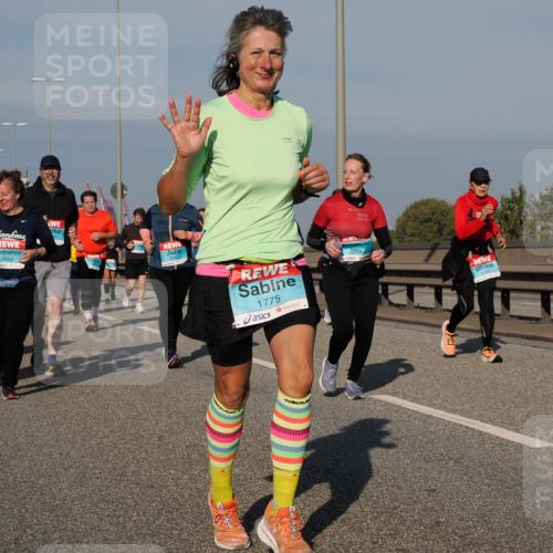 03.10.2025 - Köhlbrandbrückenlauf Fabian Wolf http://msf.ph/oto/9065219 03.10.2025 10:08:19 Position 3 1926, 1775 meine-sportfotos.de