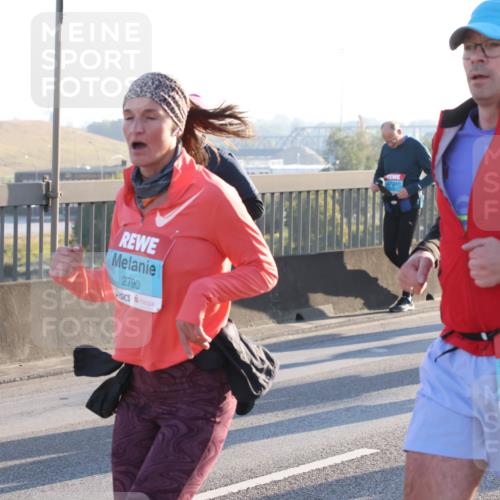 03.10.2025 - Köhlbrandbrückenlauf Lena Gebhardt http://msf.ph/oto/9065220 03.10.2025 09:22:20 Position 1 2790, 2450 meine-sportfotos.de