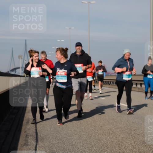 03.10.2025 - Köhlbrandbrückenlauf Fabian Wolf http://msf.ph/oto/9065232 03.10.2025 10:08:20 Position 3 3 meine-sportfotos.de