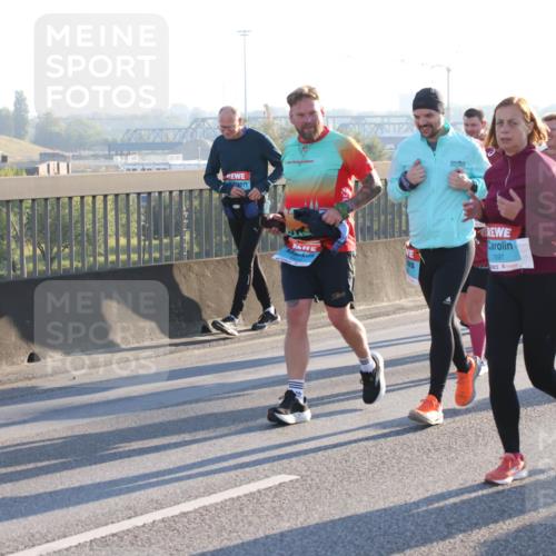 03.10.2025 - Köhlbrandbrückenlauf Lena Gebhardt http://msf.ph/oto/9065234 03.10.2025 09:22:21 Position 1 1597 meine-sportfotos.de