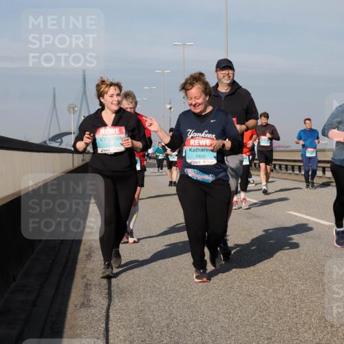 03.10.2025 - Köhlbrandbrückenlauf Fabian Wolf http://msf.ph/oto/9065244 03.10.2025 10:08:20 Position 3 1748, 1926, 2101 meine-sportfotos.de