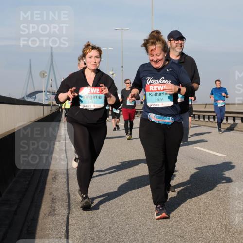 03.10.2025 - Köhlbrandbrückenlauf Fabian Wolf http://msf.ph/oto/9065258 03.10.2025 10:08:21 Position 3 1748, 1926, 2101 meine-sportfotos.de