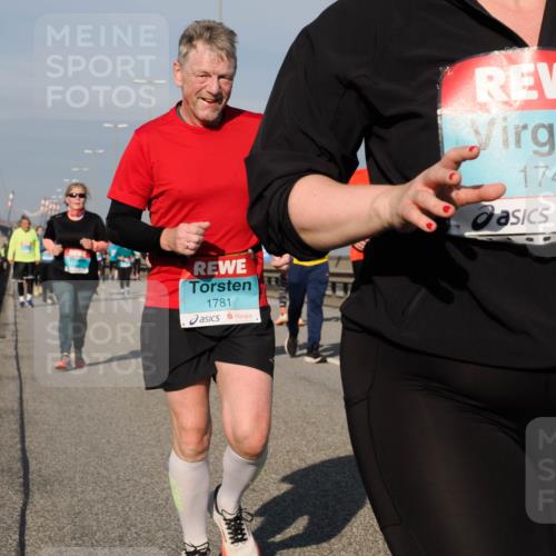 03.10.2025 - Köhlbrandbrückenlauf Fabian Wolf http://msf.ph/oto/9065290 03.10.2025 10:08:23 Position 3 1781, 1748 meine-sportfotos.de