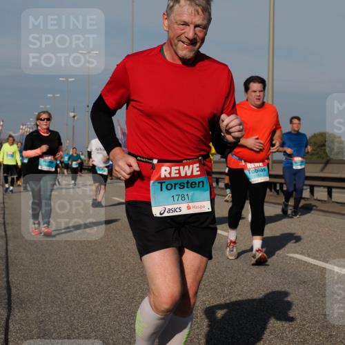 03.10.2025 - Köhlbrandbrückenlauf Fabian Wolf http://msf.ph/oto/9065304 03.10.2025 10:08:24 Position 3 1781, 2163 meine-sportfotos.de