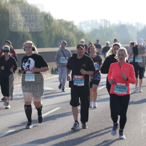 03.10.2025 - Köhlbrandbrückenlauf Jannik Wohlers http://msf.ph/oto/9065310 03.10.2025 09:26:14 Position 3 3370, 2636, 3225 meine-sportfotos.de