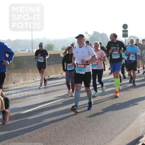03.10.2025 - Köhlbrandbrückenlauf Lena Gebhardt http://msf.ph/oto/9065313 03.10.2025 09:22:26 Position 1 1510, 3815 meine-sportfotos.de