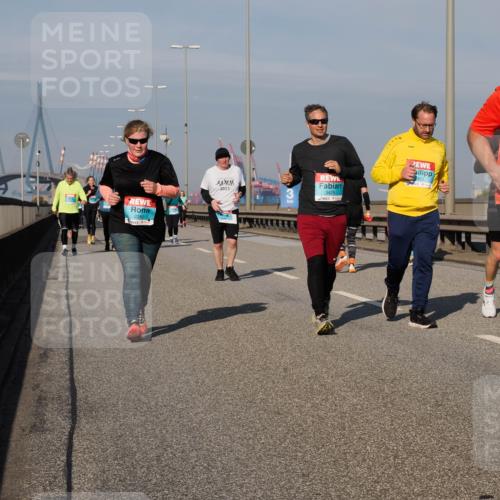 03.10.2025 - Köhlbrandbrückenlauf Fabian Wolf http://msf.ph/oto/9065322 03.10.2025 10:08:25 Position 3 2280, 2023, 3429, 2451, 2163 meine-sportfotos.de