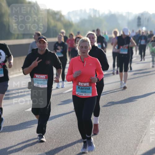 03.10.2025 - Köhlbrandbrückenlauf Jannik Wohlers http://msf.ph/oto/9065331 03.10.2025 09:26:15 Position 3 3370, 2636, 3225 meine-sportfotos.de