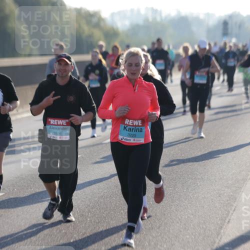 03.10.2025 - Köhlbrandbrückenlauf Jannik Wohlers http://msf.ph/oto/9065340 03.10.2025 09:26:15 Position 3 3370, 2636, 3225 meine-sportfotos.de