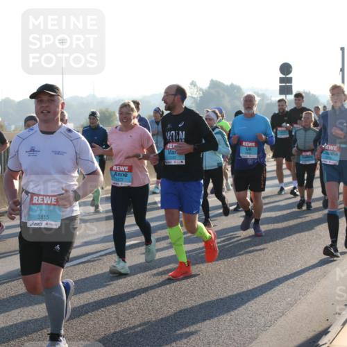 03.10.2025 - Köhlbrandbrückenlauf Lena Gebhardt http://msf.ph/oto/9065343 03.10.2025 09:22:28 Position 1 3815, 1672, 1282 meine-sportfotos.de
