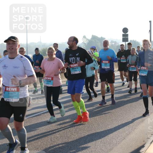 03.10.2025 - Köhlbrandbrückenlauf Lena Gebhardt http://msf.ph/oto/9065349 03.10.2025 09:22:28 Position 1 3815, 1672, 1282, 1809, 3372 meine-sportfotos.de