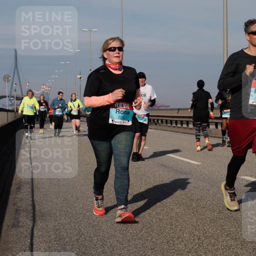 03.10.2025 - Köhlbrandbrückenlauf Fabian Wolf http://msf.ph/oto/9065363 03.10.2025 10:08:27 Position 3 2280, 3429 meine-sportfotos.de